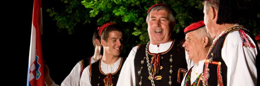 Gatsko kulturno ljeto organizira Kulturno-umjetnička udruga "Mosor"