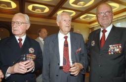 SMRT FAŠIZMU: Sve mlađi hrvatski partizani udarili ko' nekad: 'Katolička crkva je propagator fašizma, ukinimo ugovore s Vatikanom!'