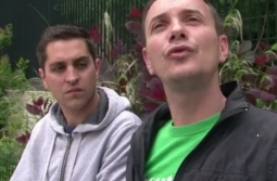 'Vlada zakonodavnim vratolomijama gay parovima otvara vrata za posvajanje djece! Uzeli su palicu u ruke, izigravaju Ustav'