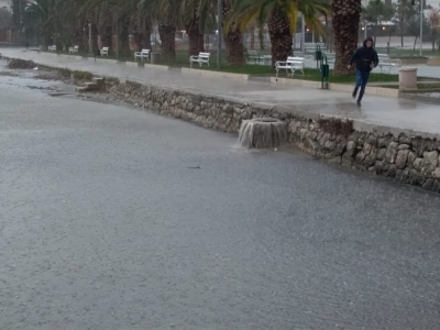 ŠOKANTNI PRIZORI IZ STOBREČA “Prolaznici zgroženo gledali vodoskoke govana uz obalu”