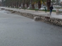 ŠOKANTNI PRIZORI IZ STOBREČA “Prolaznici zgroženo gledali vodoskoke govana uz obalu”