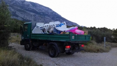 Makarska protiv rezervacija na plaži: Kamion je pun 'rekvizita'