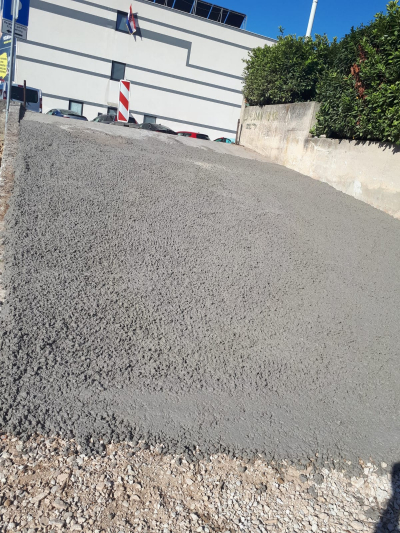 Ovako sad izgleda pristup parkingu iznad San Antonia