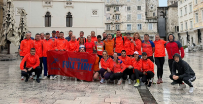 AK Full Time sa čak 44 članice i člana predstavljali Podstranu na 26. Split Marathonu: Nekolicina ih bila među najbržima u kategorijama!