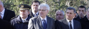 Josipović i Gotovina na obljetnici oslobođenja Peruće; Predsjednik odlikovao Britanca koji je spasio branu