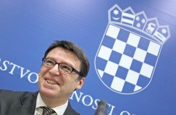 Jovanović uvodi građanski odgoj u škole kako bi spriječio 'homofobne referendume'!