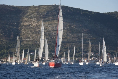 U petak starta 73.VIŠKA REGATA "MAMMA MIA" pod jedrima